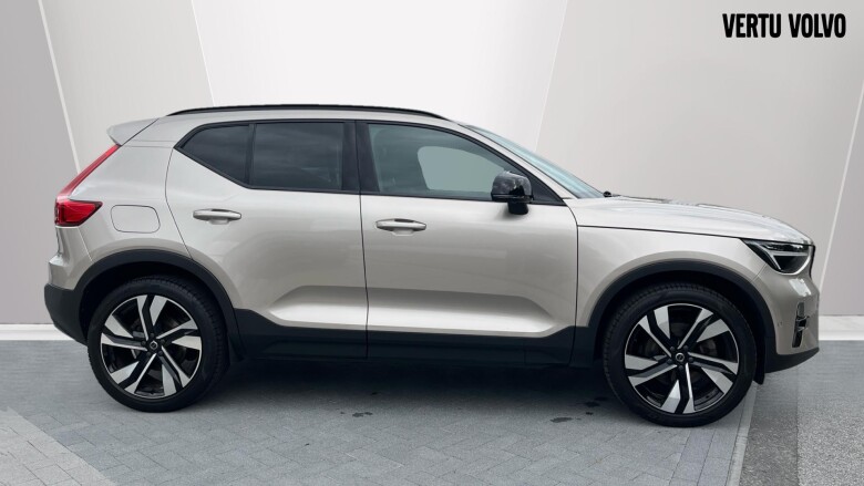 Volvo XC40 2.0 B4P Ultimate Dark 5dr Auto Petrol Estate